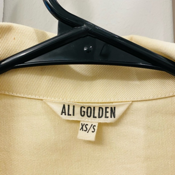ALI GOLDEN Cropped Jacket in Cream - Picture 1 of 4